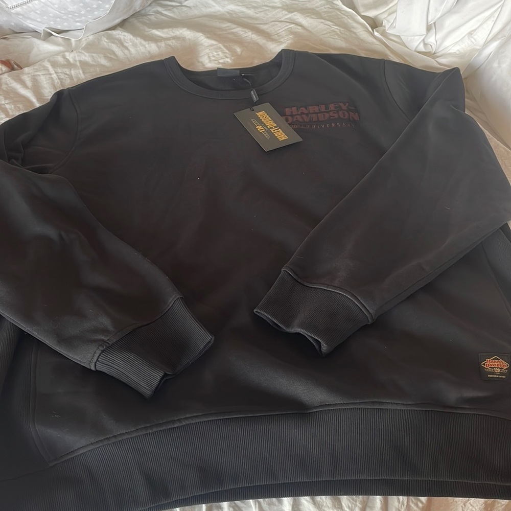 Harley -Davidson Sweatshirt .